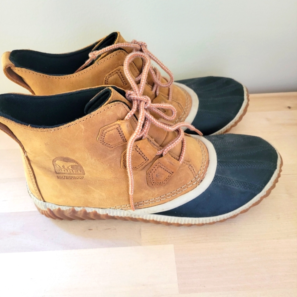 SOREL Out n' About Boots